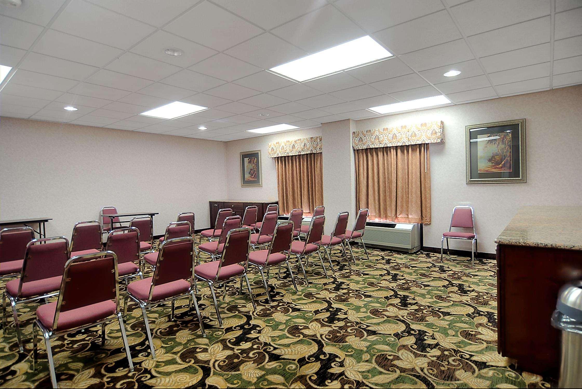 Hampton Hotel 3*
